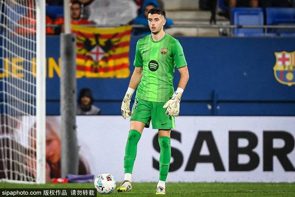 场上屡创佳 场上屡创佳